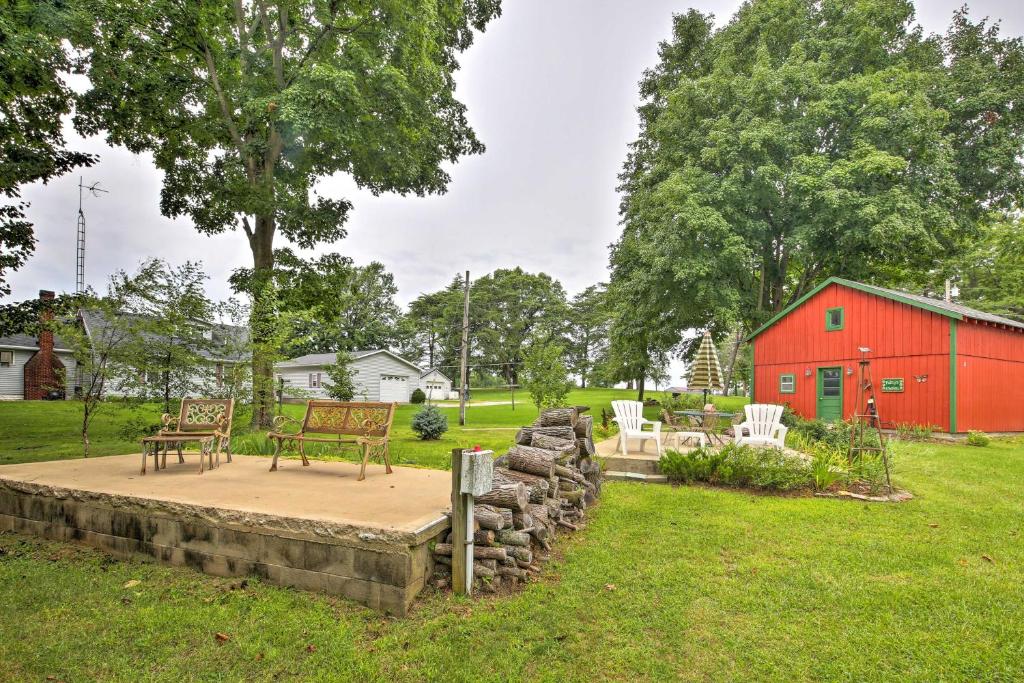 Cozy Cottage with Dock and Patio by Indiana Beach - image 6