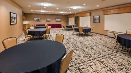 Best Western Plus Chelsea Hotel - image 12