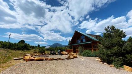 Canyon View Family Cabin Deck tV Room Games BBQ Campfire monticello Utah