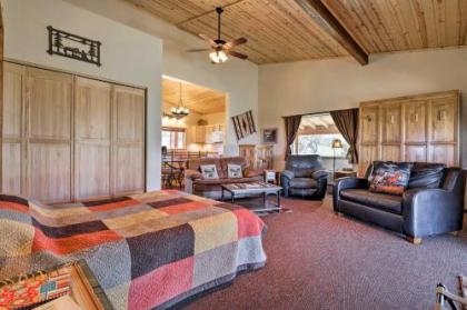 5 Acre moab Studio with BBQ and Stunning mtn Views monticello Utah