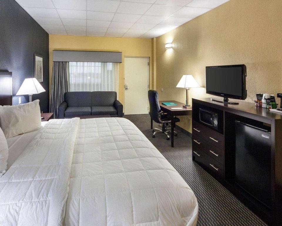 Quality Inn Bryan/Montpelier - image 5