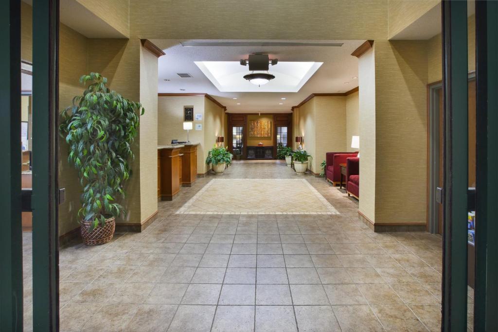 Holiday Inn Express Hotel & Suites Bryan-Montpelier an IHG Hotel - image 6