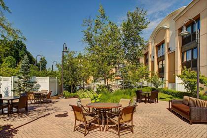 Courtyard Montvale - image 7