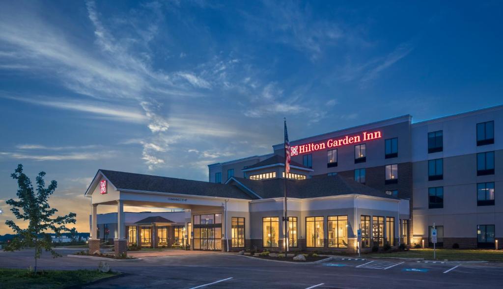 Hilton Garden Inn Pittsburgh Airport - main image