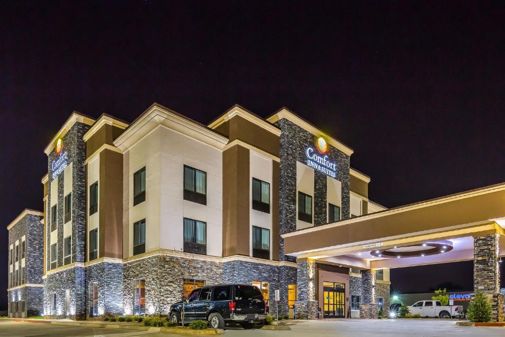 Comfort Inn & Suites Moore - Oklahoma City - main image