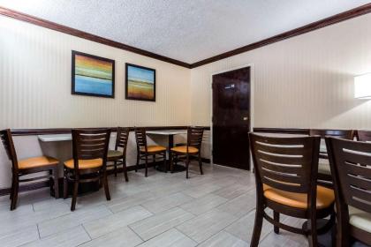 Quality Inn & Suites Mooresville-Lake Norman - image 12