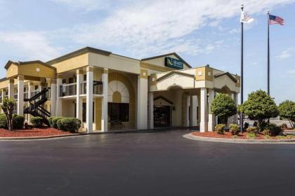 Quality Inn & Suites Mooresville-Lake Norman - image 6