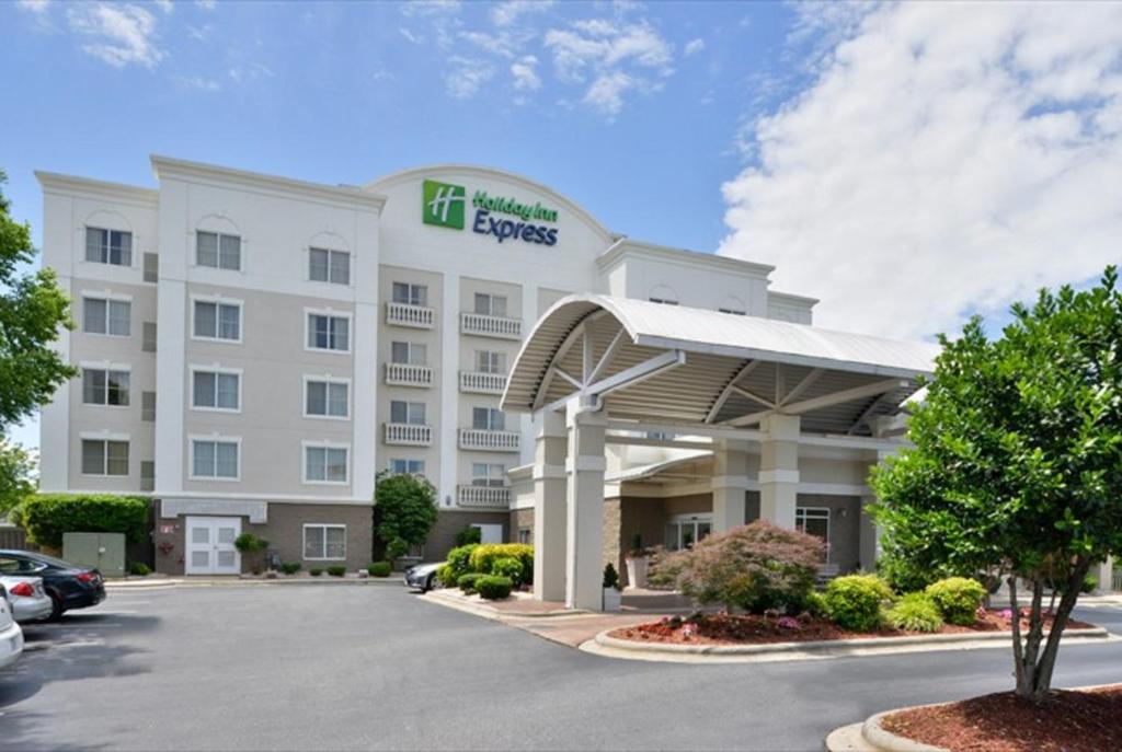 Holiday Inn Express Hotel & Suites Mooresville - Lake Norman an IHG Hotel - main image