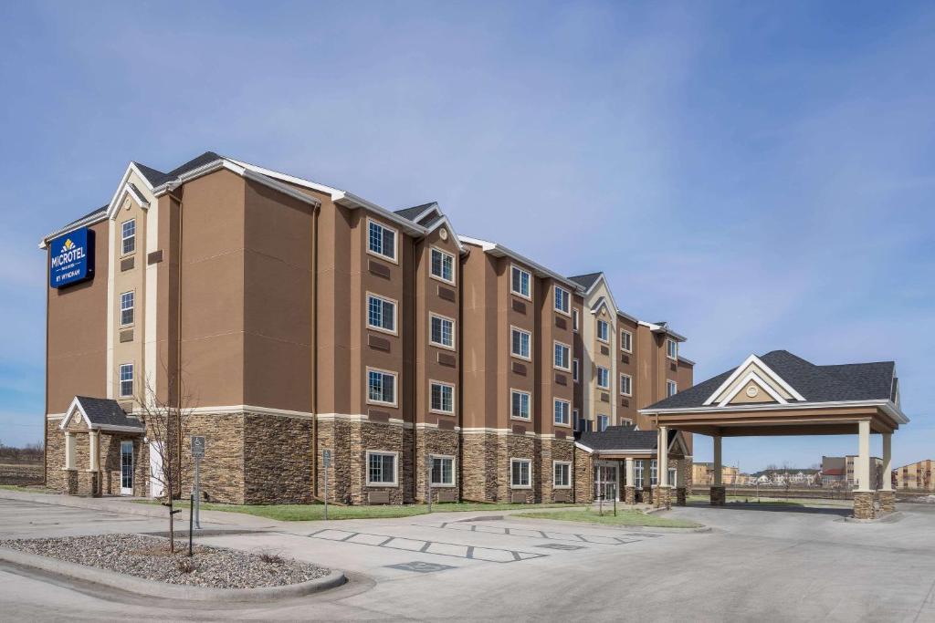 Microtel Inn & Suites By Wyndham Moorhead Fargo Area - main image