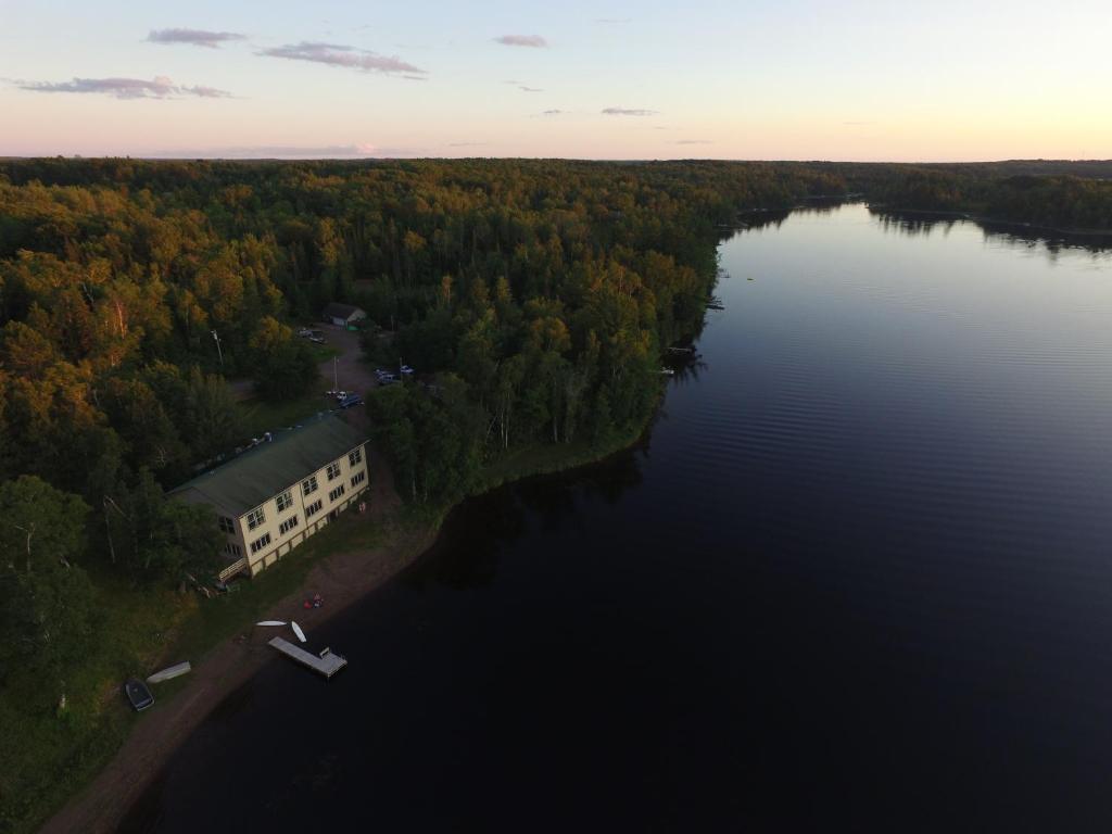 Hanging Horn Lakeside Resort - main image