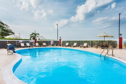 Hampton Inn Morehead City - image 15