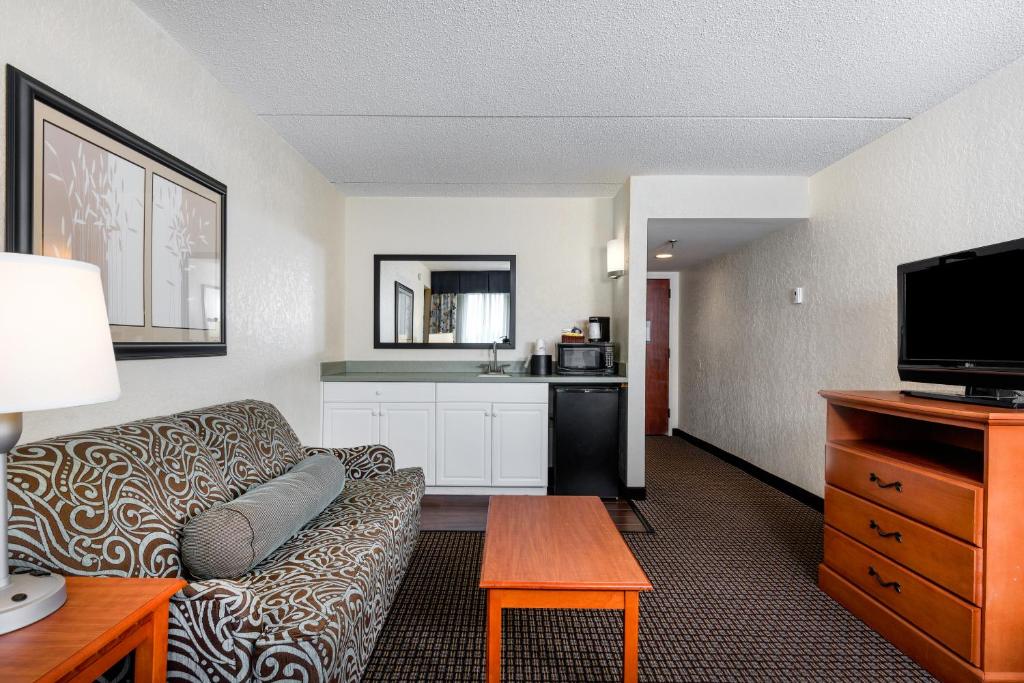 Hampton Inn Morehead City - image 5