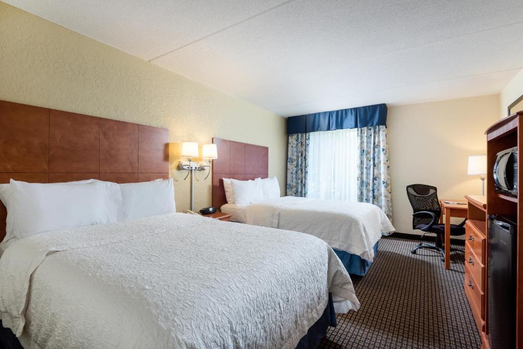 Hampton Inn Morehead City - image 6