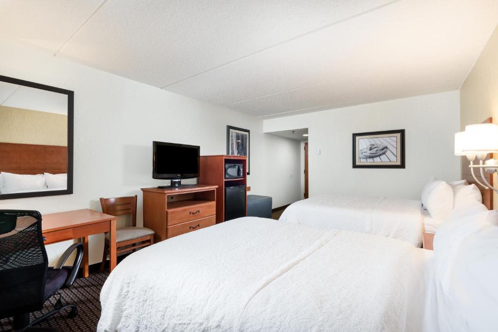 Hampton Inn Morehead City - image 7