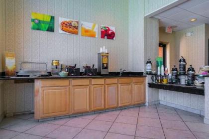 Quality Hotel Morehead City near Atlantic Beach - image 5