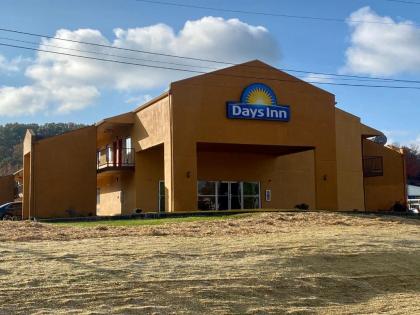 Days Inn by Wyndham Morehead - image 7