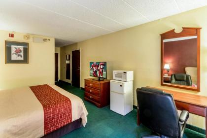 Red Roof Inn Morehead - image 8