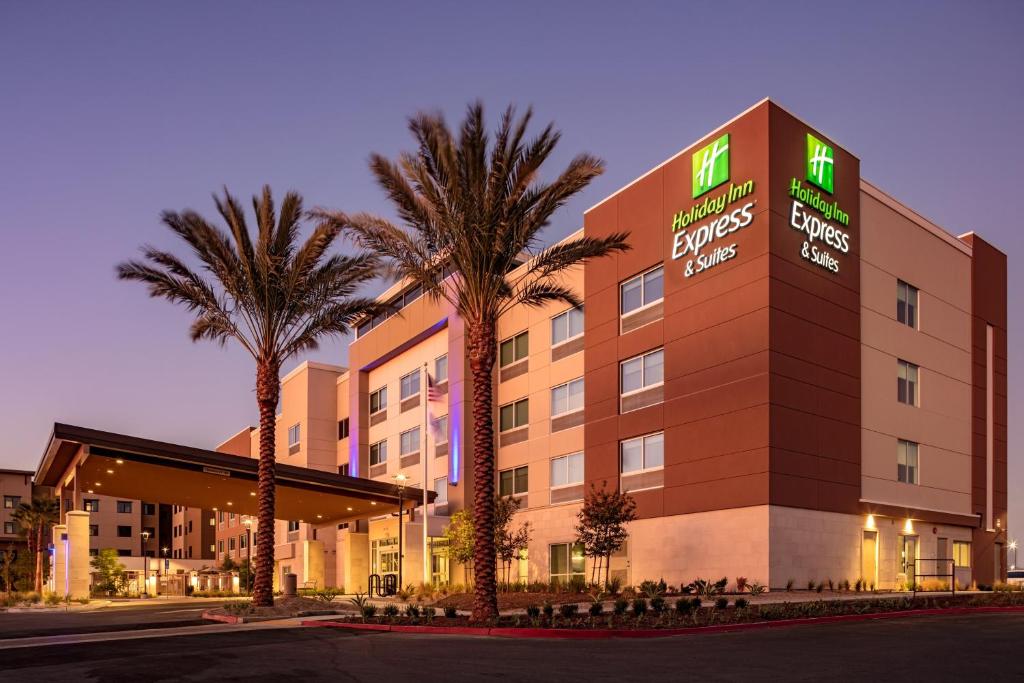 Holiday Inn Express & Suites - Moreno Valley - Riverside an IHG Hotel - main image