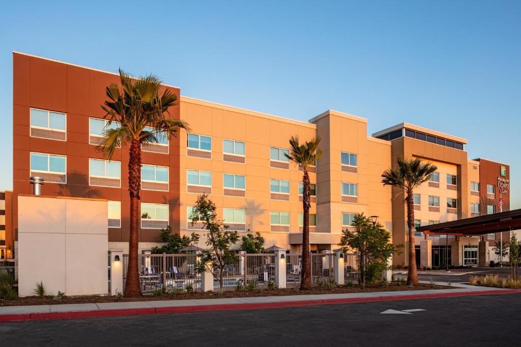 Holiday Inn Express & Suites - Moreno Valley - Riverside an IHG Hotel - image 7