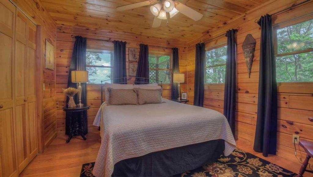 Absolute Bliss Lodge by Escape to Blue Ridge - image 3