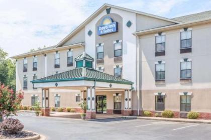 Days Inn & Suites by Wyndham Morganton