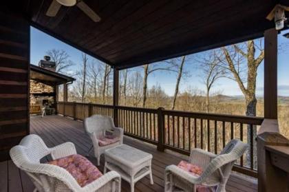 King Daddy Lodge by Escape to Blue Ridge - image 3