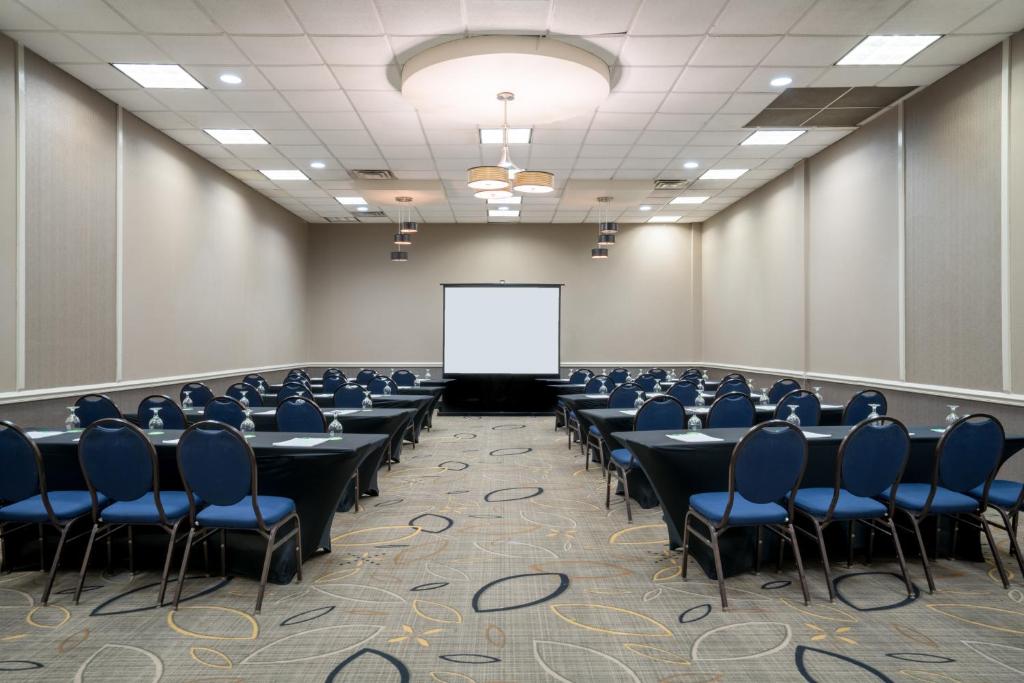 Holiday Inn Morgantown - Reading Area an IHG Hotel - image 7