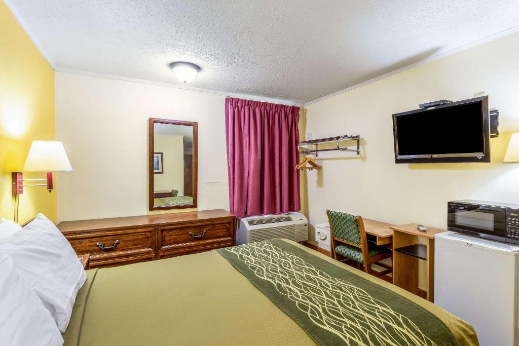 Econo Lodge Morgantown - image 5