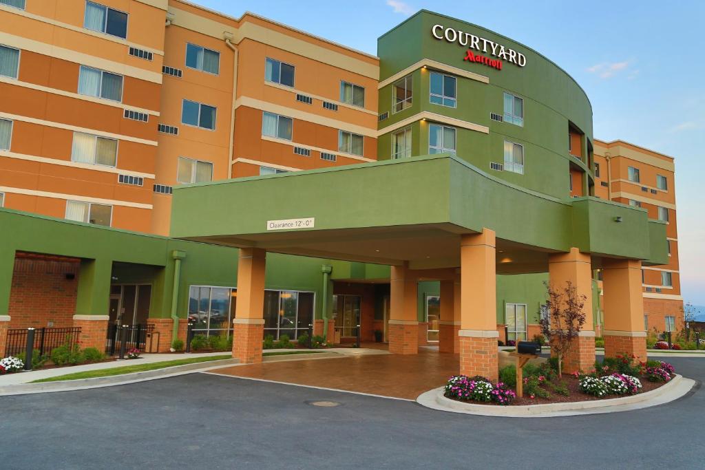 Courtyard by Marriott Morgantown - image 2