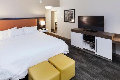 Hampton Inn & Suites Morgantown / University Town Centre - image 15