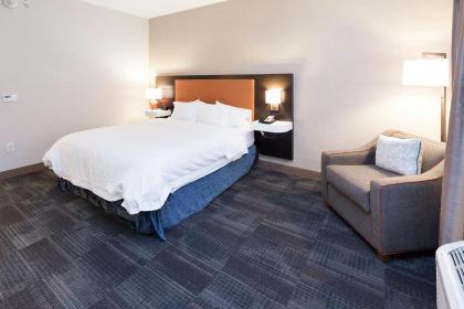 Hampton Inn & Suites Morgantown / University Town Centre - image 9