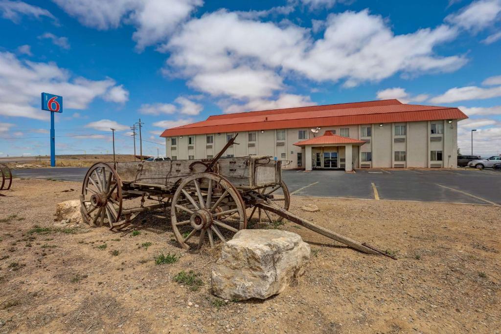 Motel 6-Moriarty NM - main image