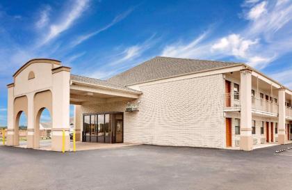 Days Inn by Wyndham Morrilton - image 2