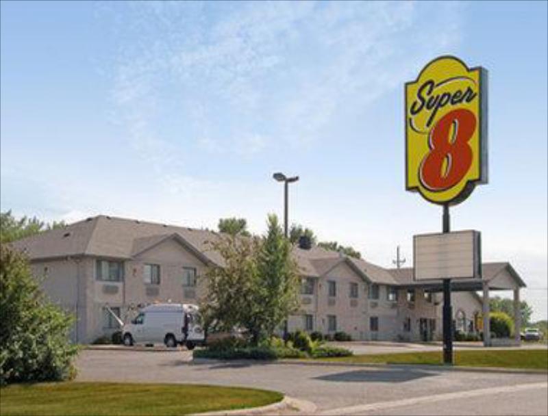 Super 8 by Wyndham Morris - image 2