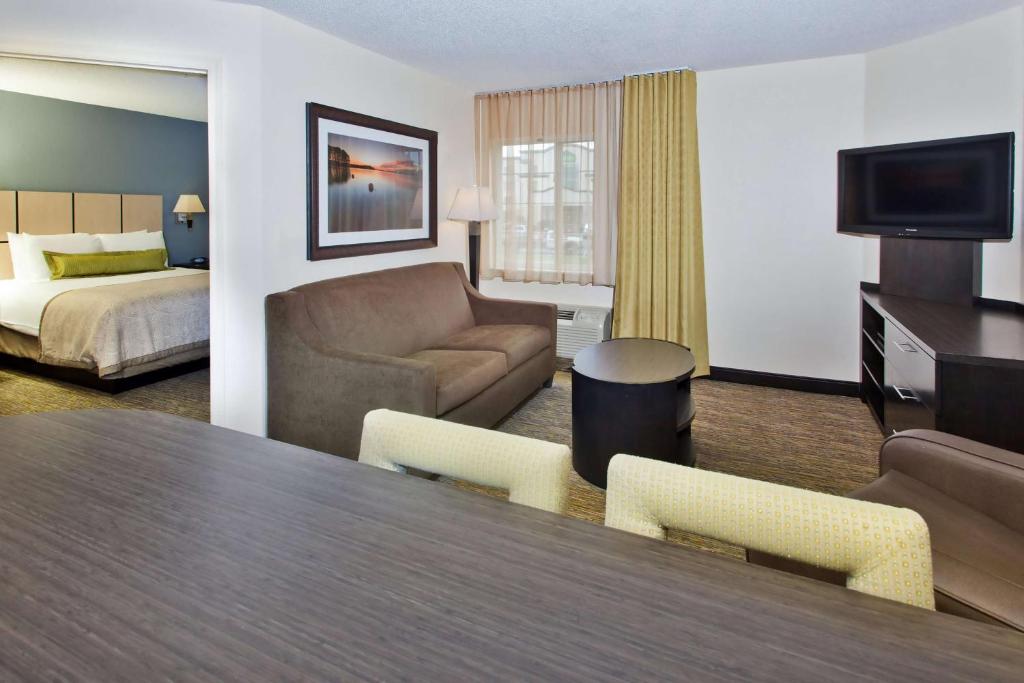 Sonesta Simply Suites Parsippany Morris Plains - image 5