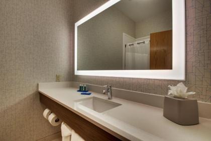 Holiday Inn Express Hotel & Suites Morris an IHG Hotel - image 13