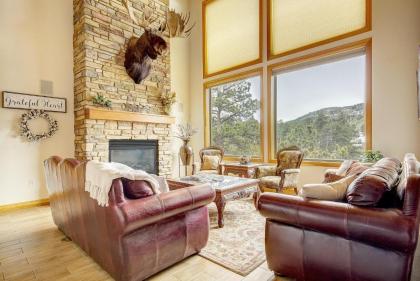 Secluded & Spacious Mountain Getaway - image 1