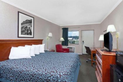 Days Inn by Wyndham Morristown - image 7