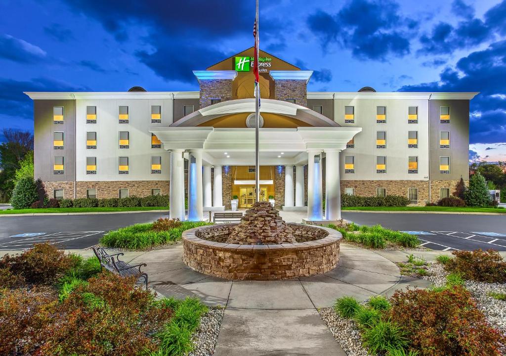 Holiday Inn Express & Suites Morristown an IHG Hotel - main image