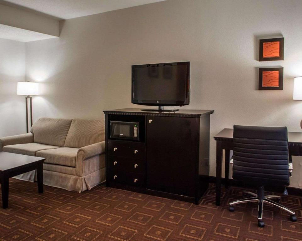 Quality Inn & Suites NJ State Capital Area - image 5