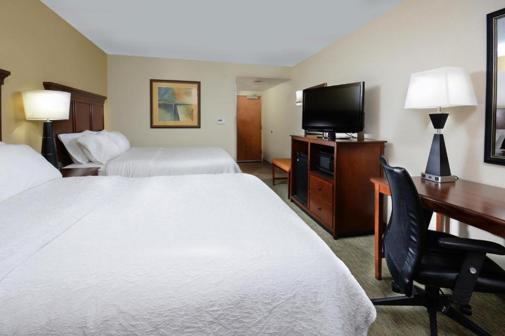 Hampton Inn Raleigh/Durham Airport - image 4