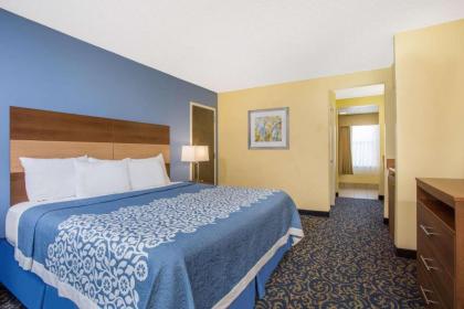 Days Inn by Wyndham Raleigh-Airport-Research Triangle Park - image 5