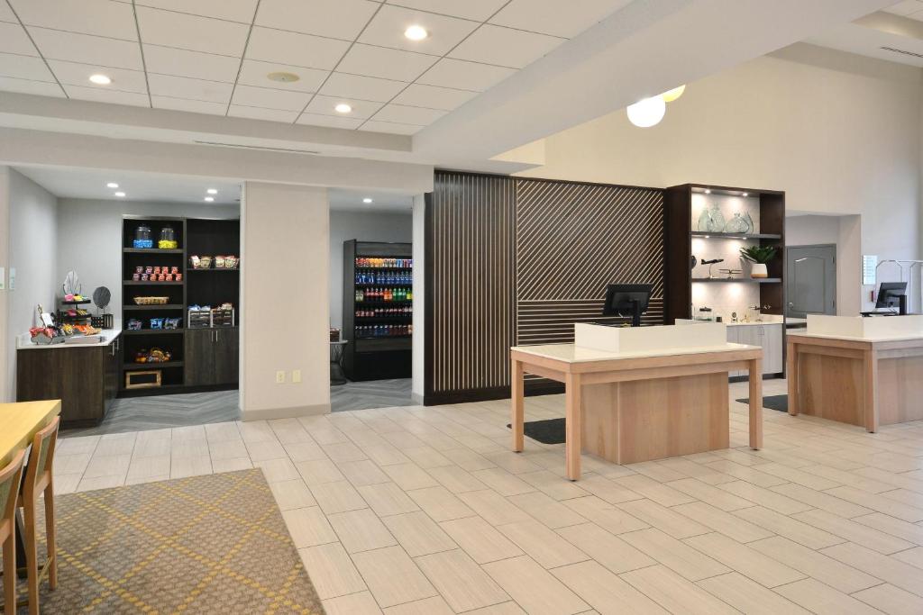 Holiday Inn Raleigh Durham Airport an IHG Hotel - image 4