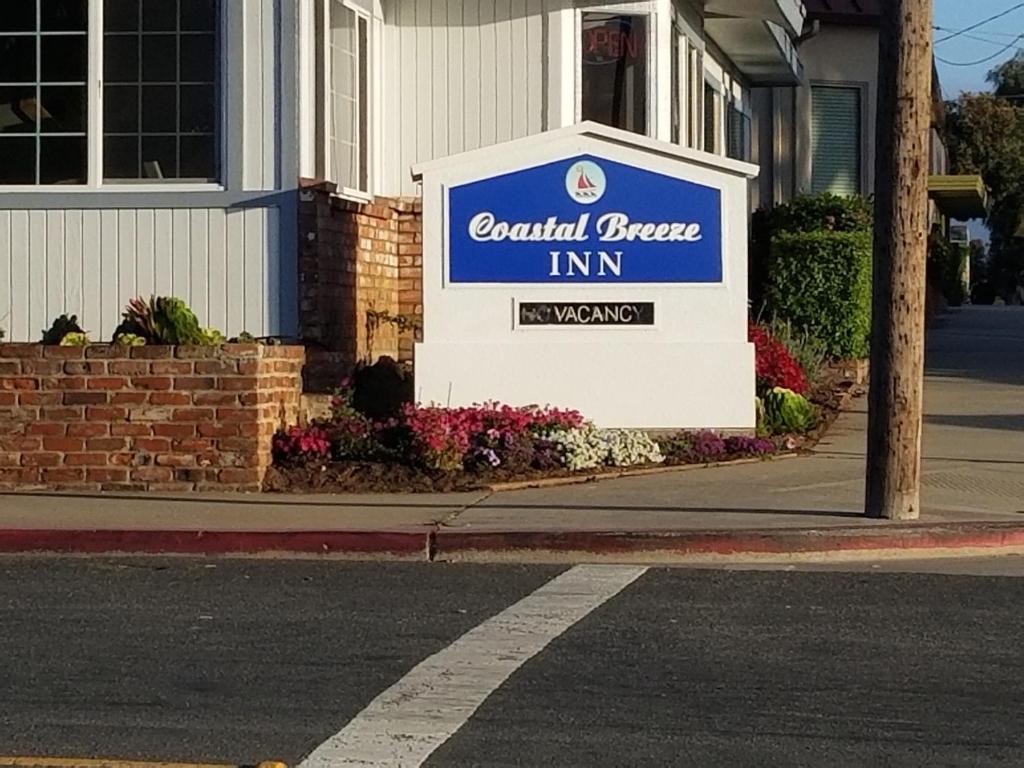 Coastal Breeze Inn - image 4