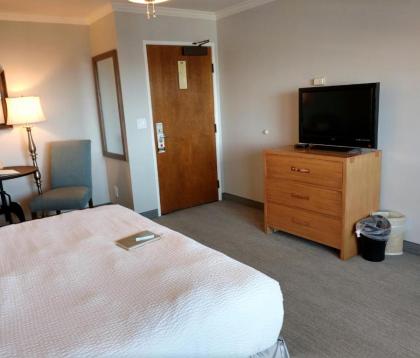 456 Embarcadero Inn & Suites - image 3