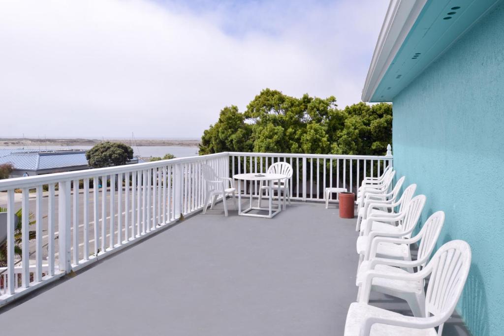 Bay View Inn - Morro Bay - image 7