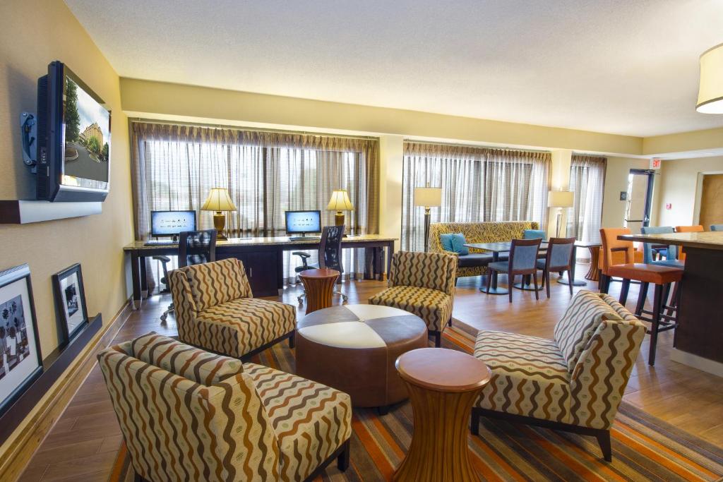 Hampton Inn Hotel Atlanta-Southlake - image 7