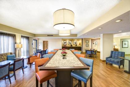 Hampton Inn Hotel Atlanta-Southlake - image 8