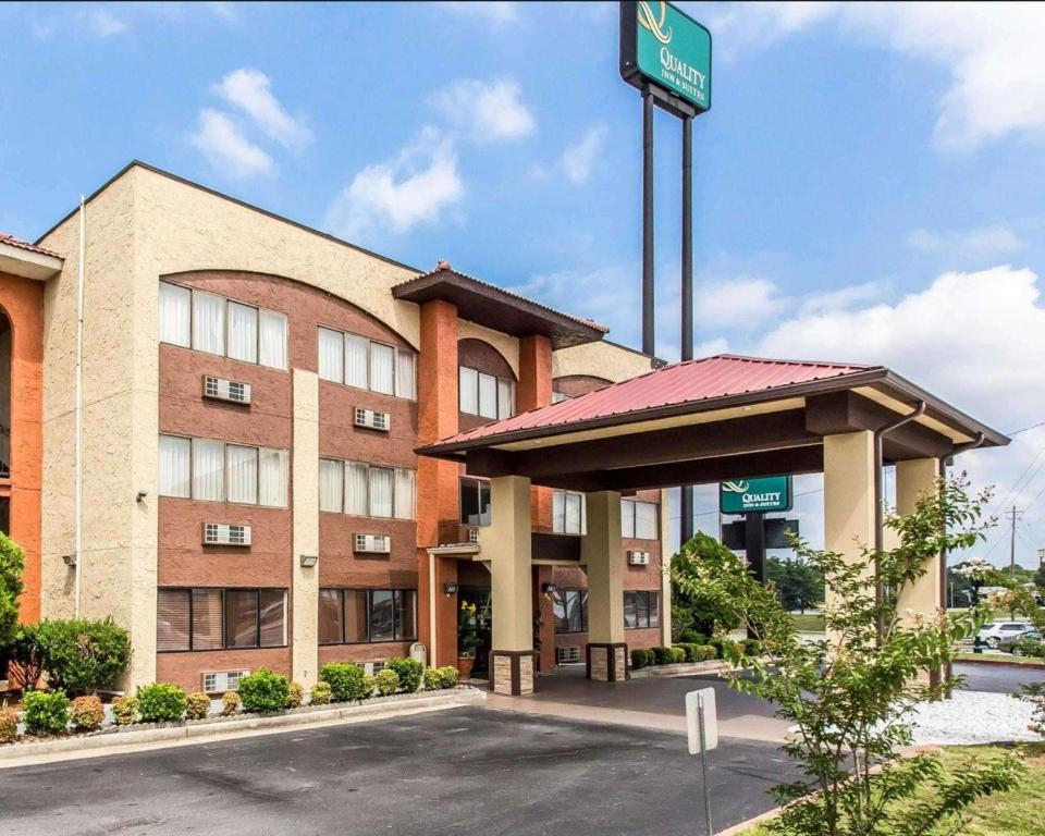 Quality Inn & Suites Morrow Atlanta South - main image