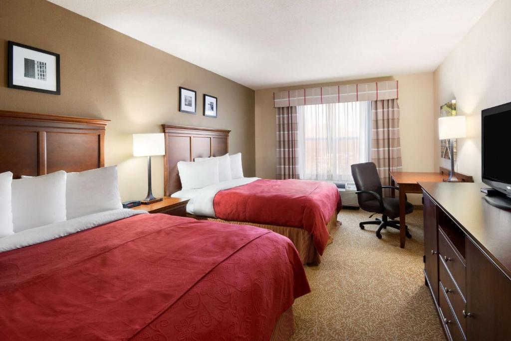 Country Inn & Suites by Radisson Atlanta I-75 South GA - image 2